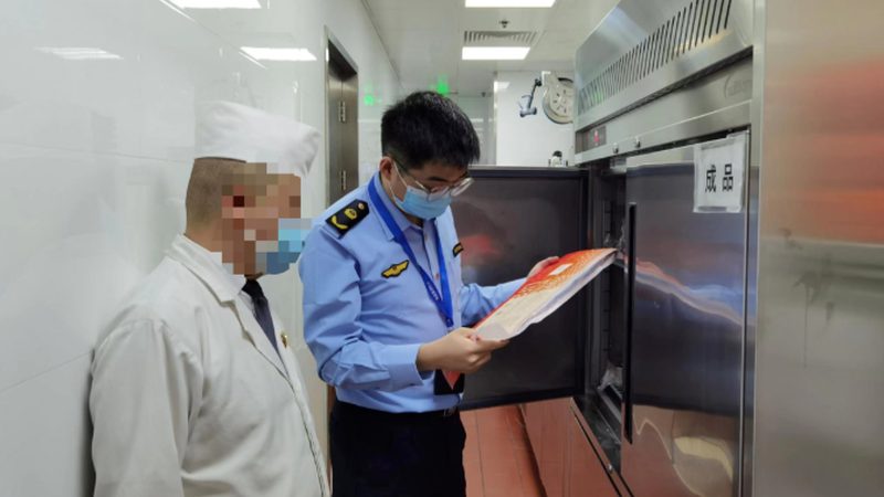 商用自制火锅底料熬制标准揭秘：从选材到工艺的严谨之道